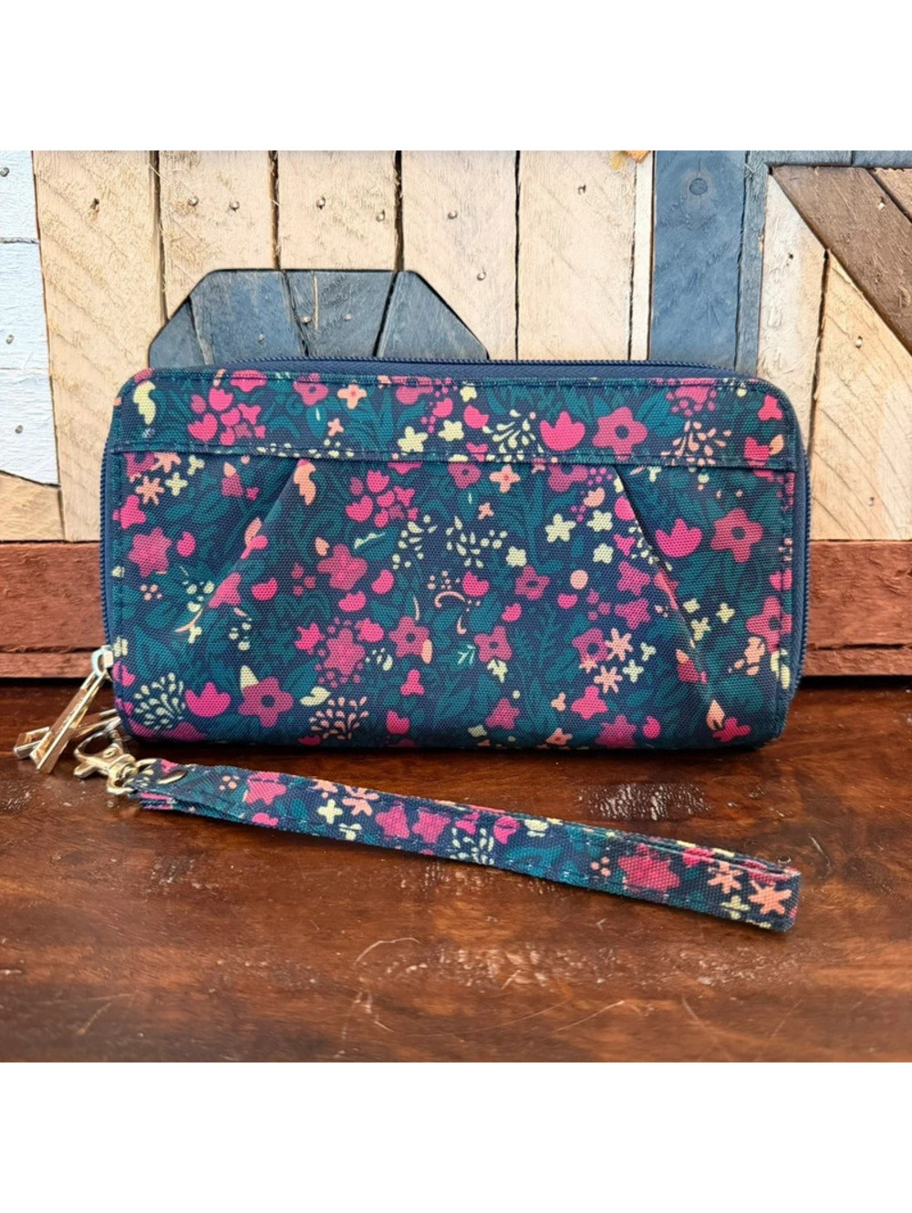 Vera Bradley Wristlet Wallet Floral Paisley